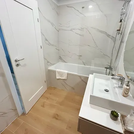Jad - Urban Plaza - Luxury 3 Rooms & 2 Rooms Apartments Braşov Exterior foto