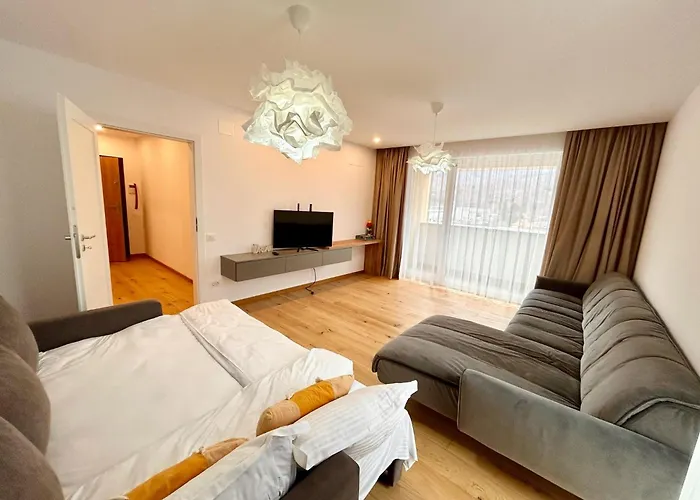Jad - Urban Plaza - Luxury 3 Rooms & 2 Rooms Apartments