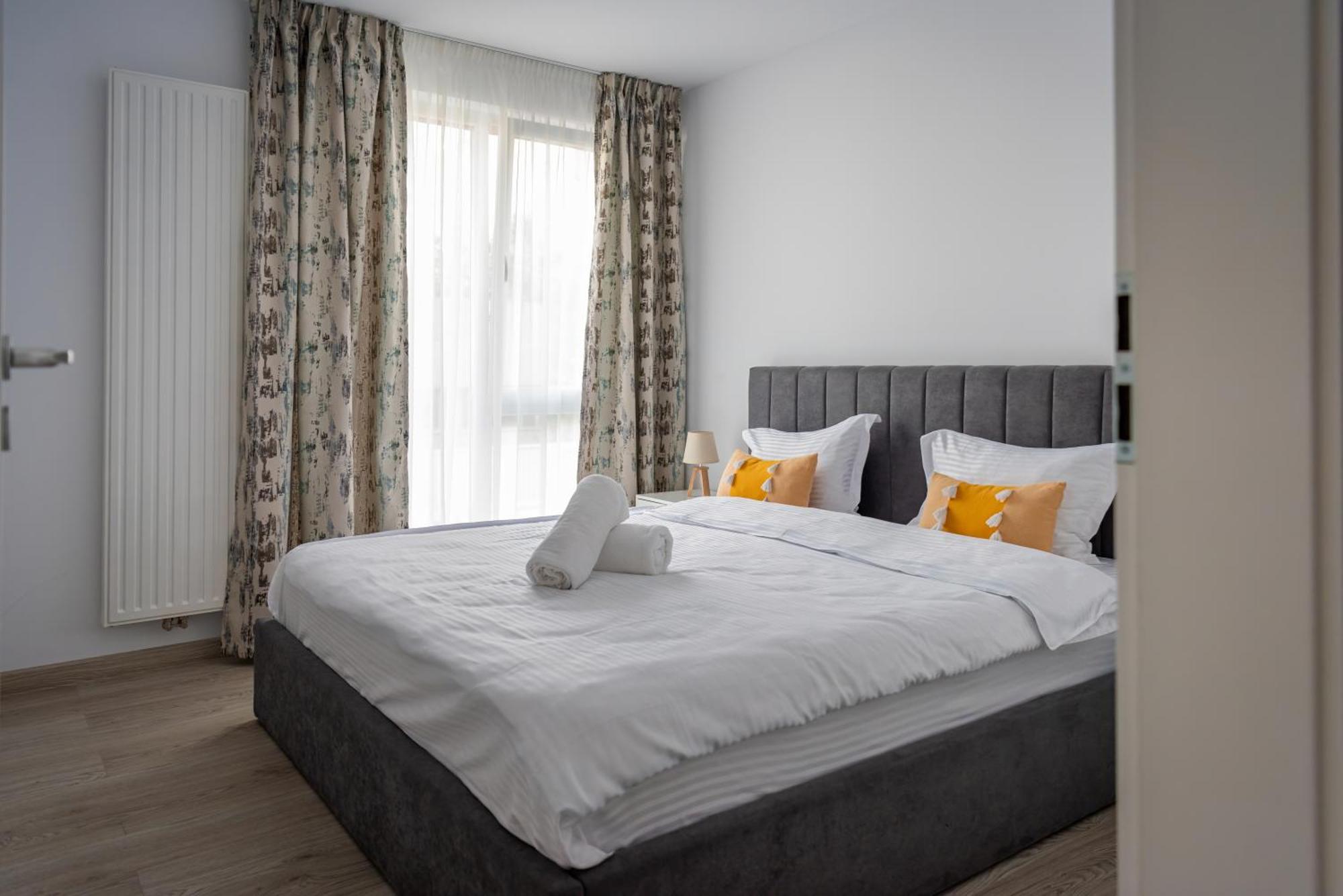 Appartement Jad - Urban Plaza - Luxury 3 Rooms & 2 Rooms Apartments Braşov