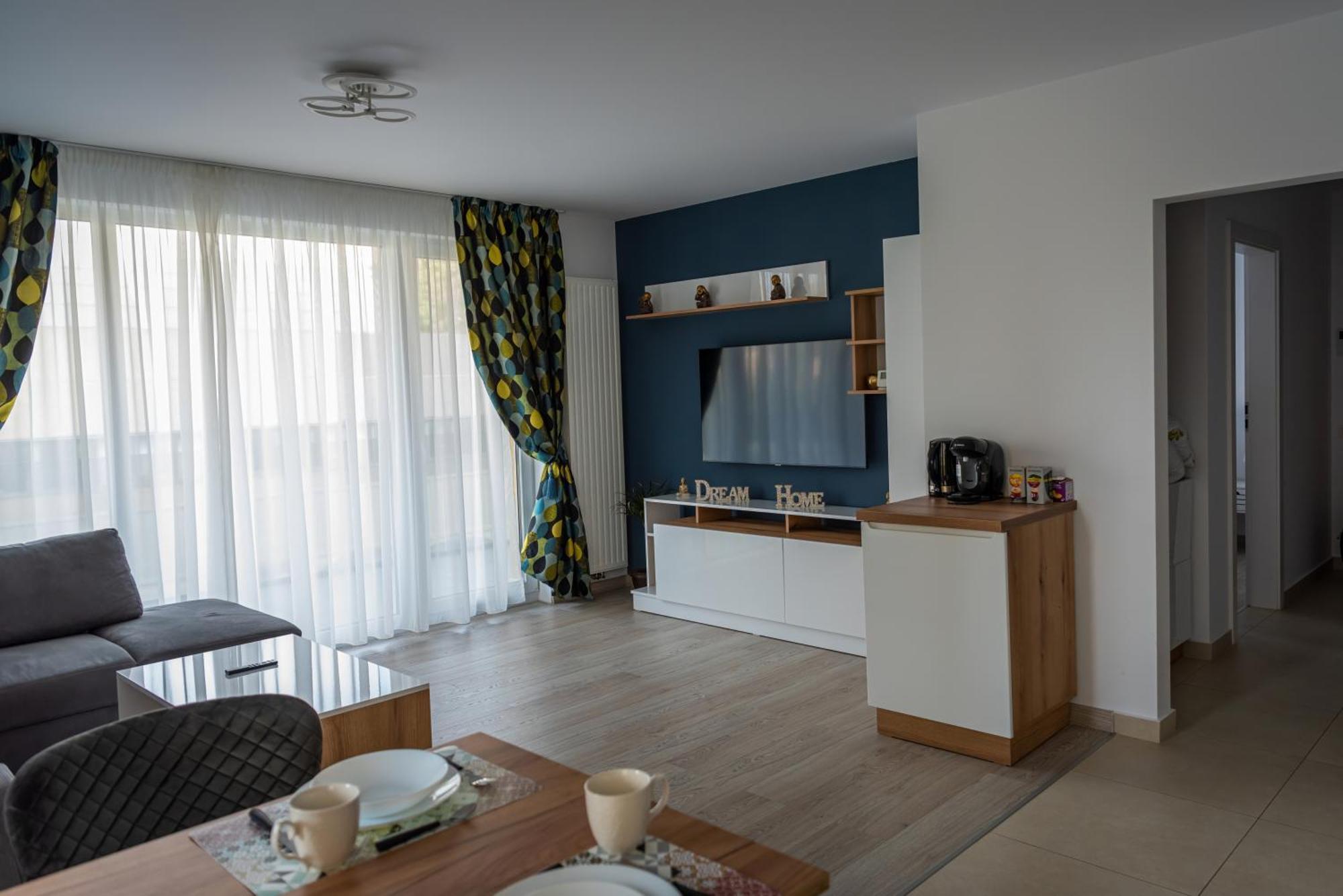 Jad - Urban Plaza - Luxury 3 Rooms & 2 Rooms Apartments