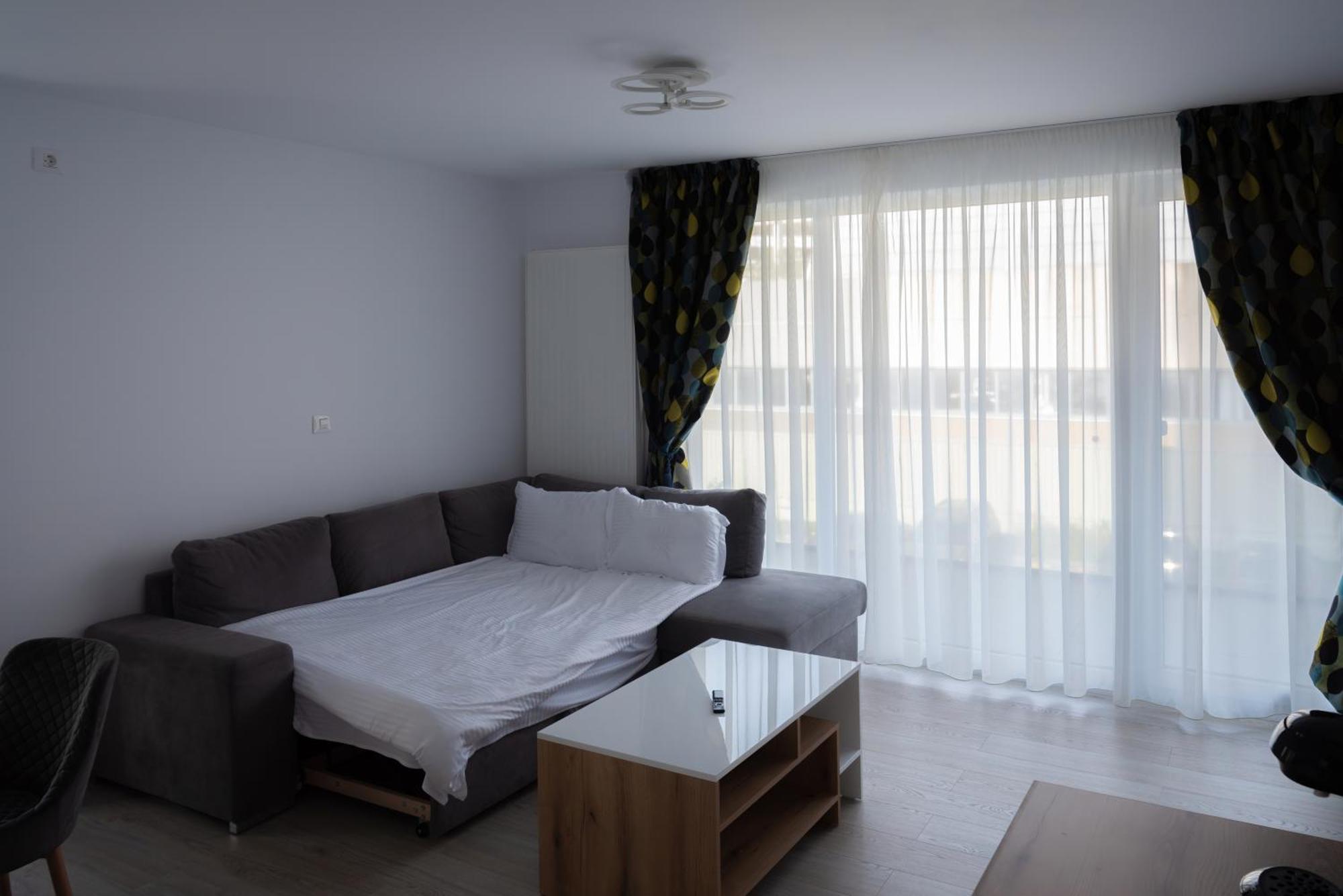 Jad - Urban Plaza - Luxury 3 Rooms & 2 Rooms Apartments *