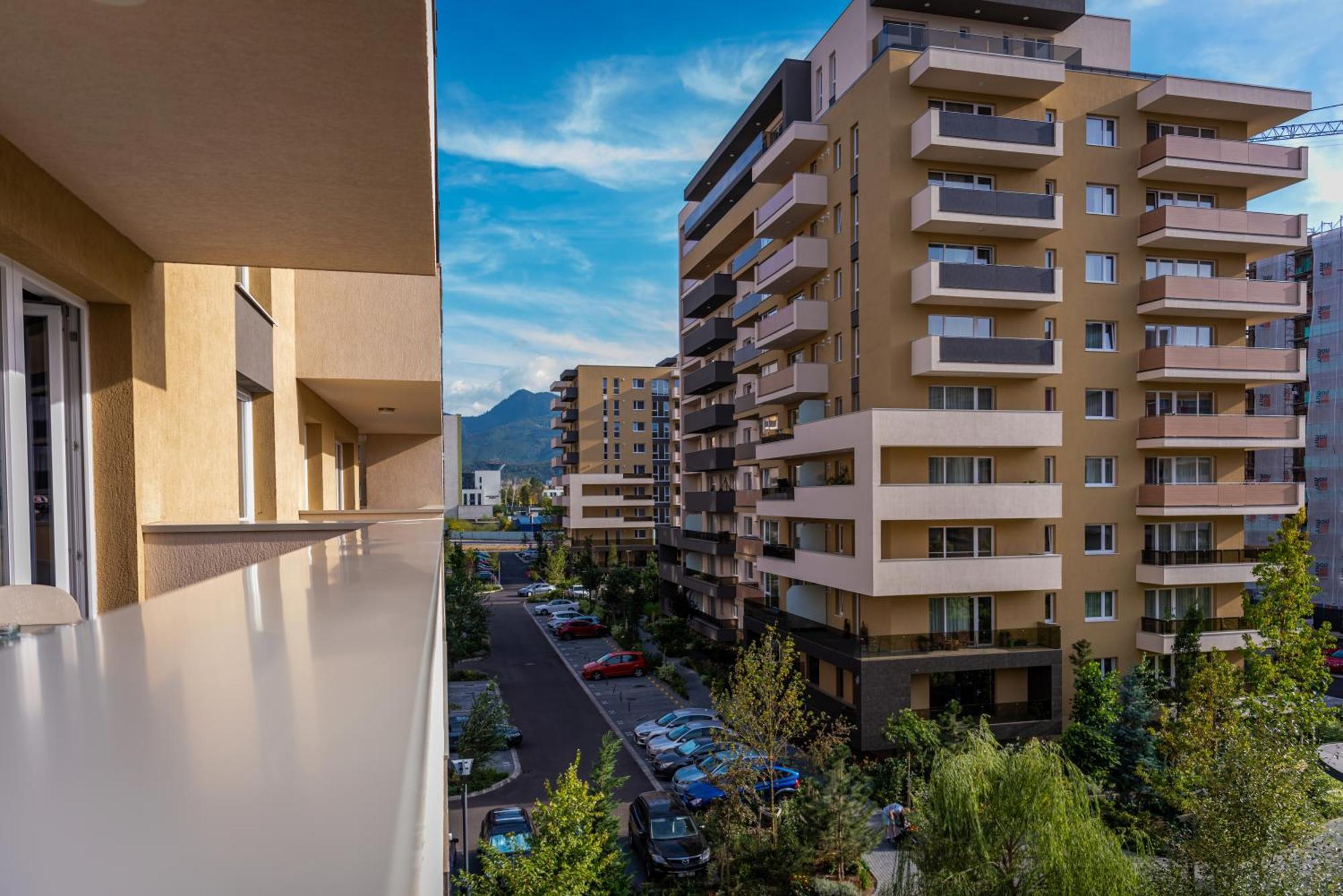 Appartement Jad - Urban Plaza - Luxury 3 Rooms & 2 Rooms Apartments Braşov