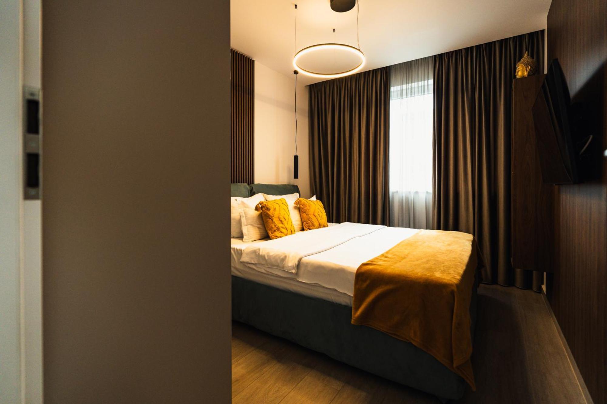 Jad - Urban Plaza - Luxury 3 Rooms & 2 Rooms Apartments