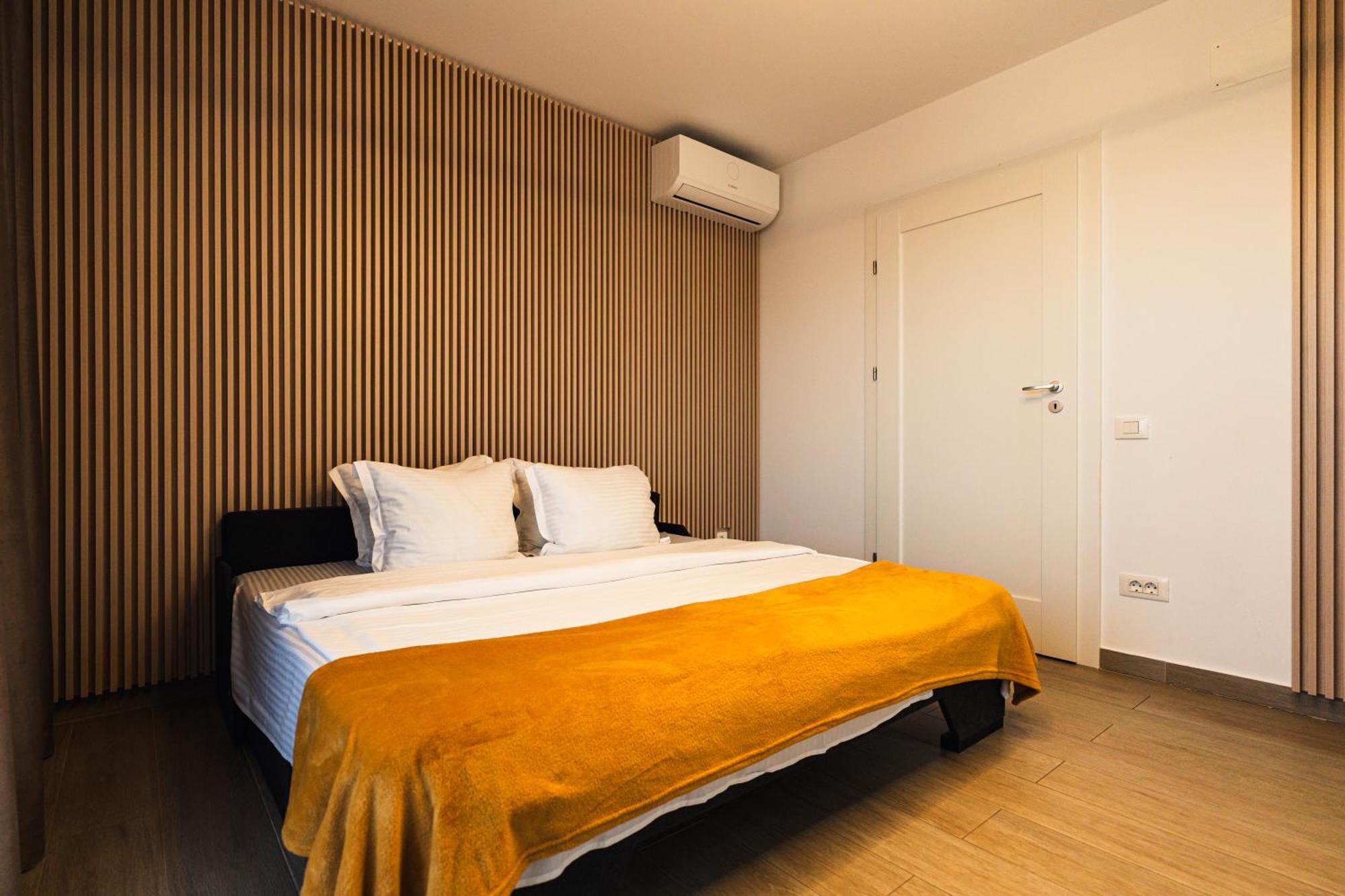 Jad - Urban Plaza - Luxury 3 Rooms & 2 Rooms Apartments