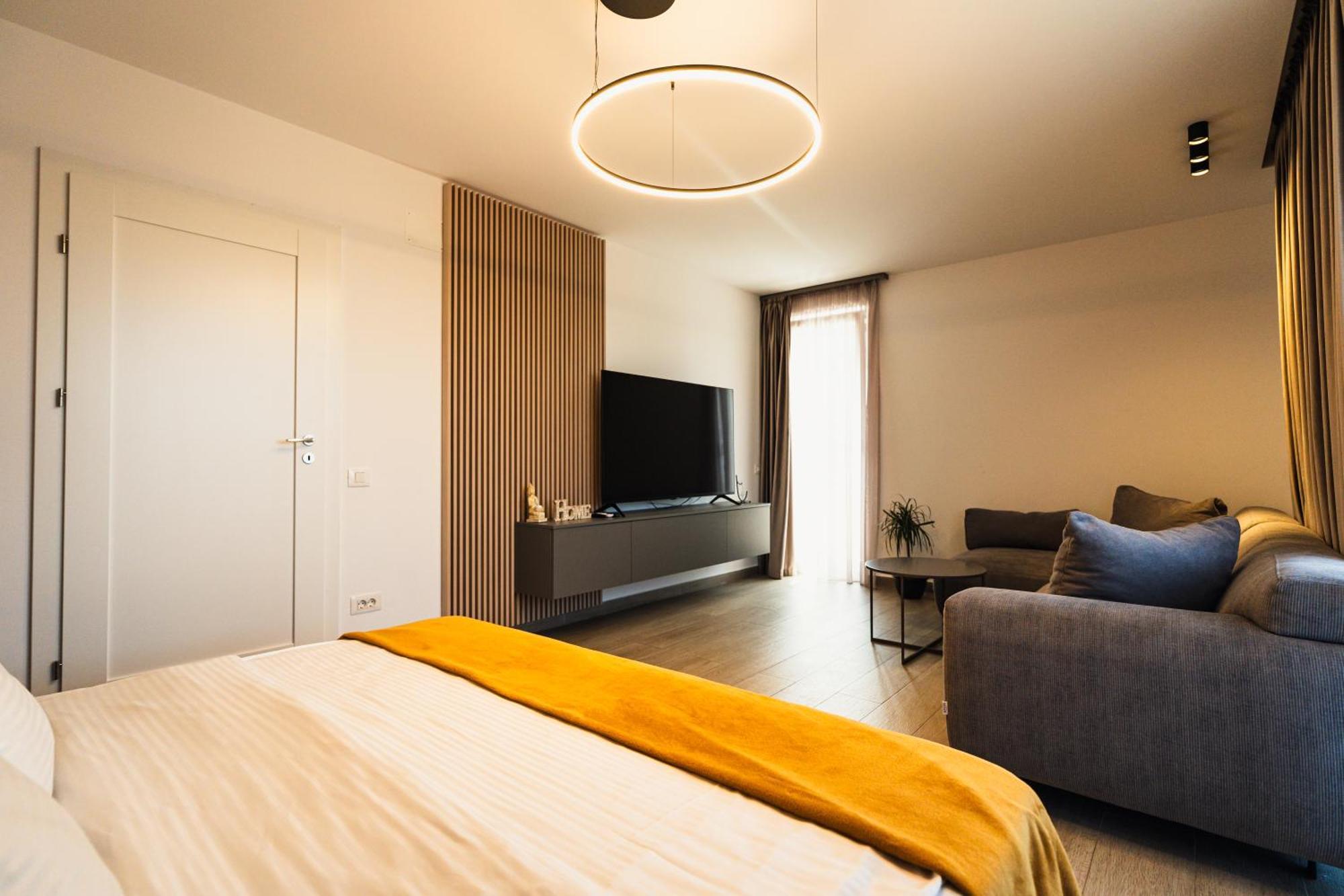 Appartement Jad - Urban Plaza - Luxury 3 Rooms & 2 Rooms Apartments Braşov