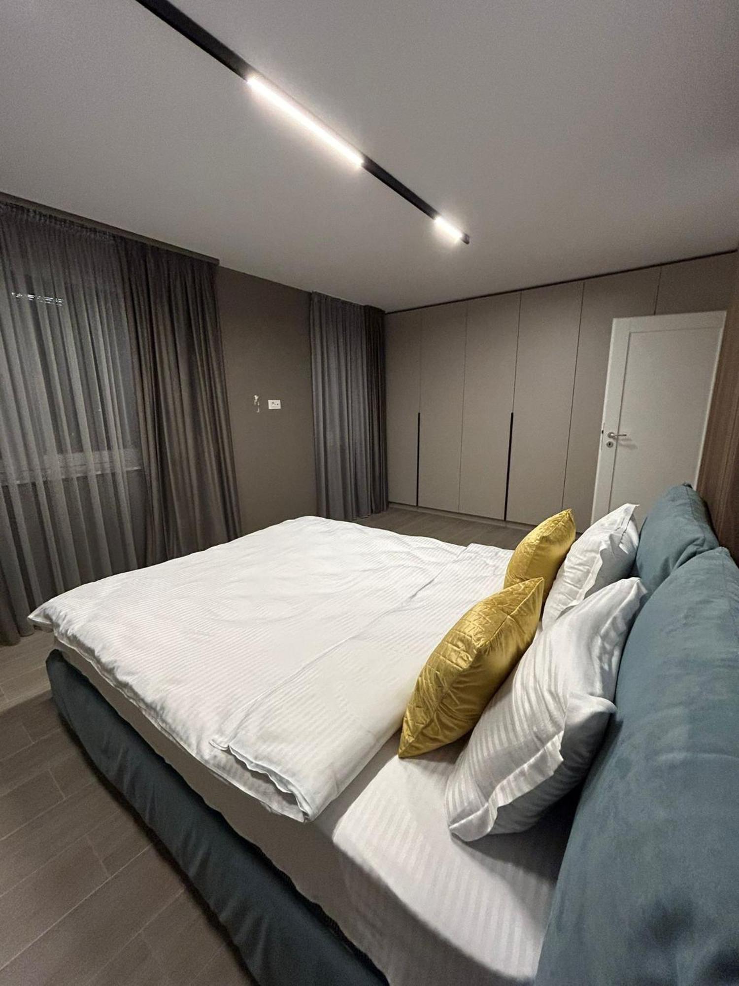 Jad - Urban Plaza - Luxury 3 Rooms & 2 Rooms Apartments Appartement
