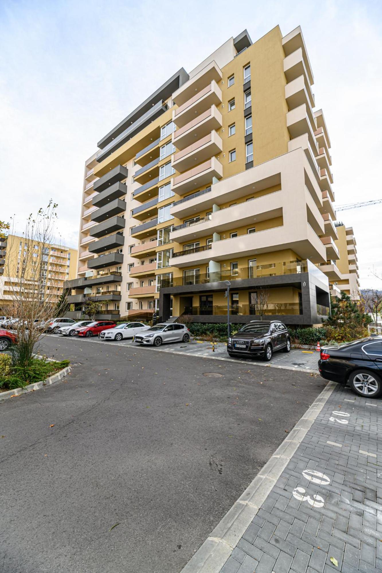 Appartement Jad - Urban Plaza - Luxury 3 Rooms & 2 Rooms Apartments *