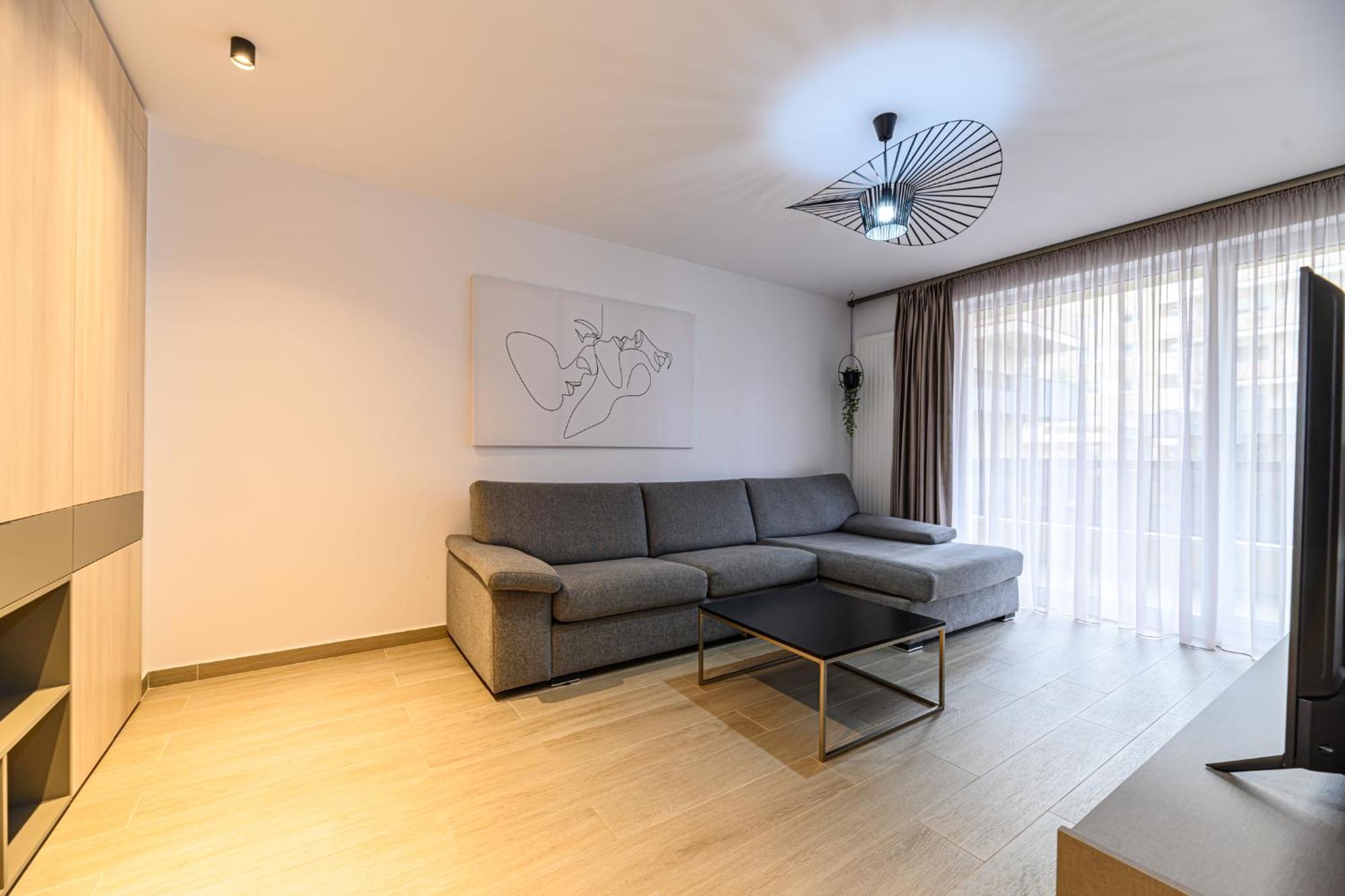 Appartement Jad - Urban Plaza - Luxury 3 Rooms & 2 Rooms Apartments *