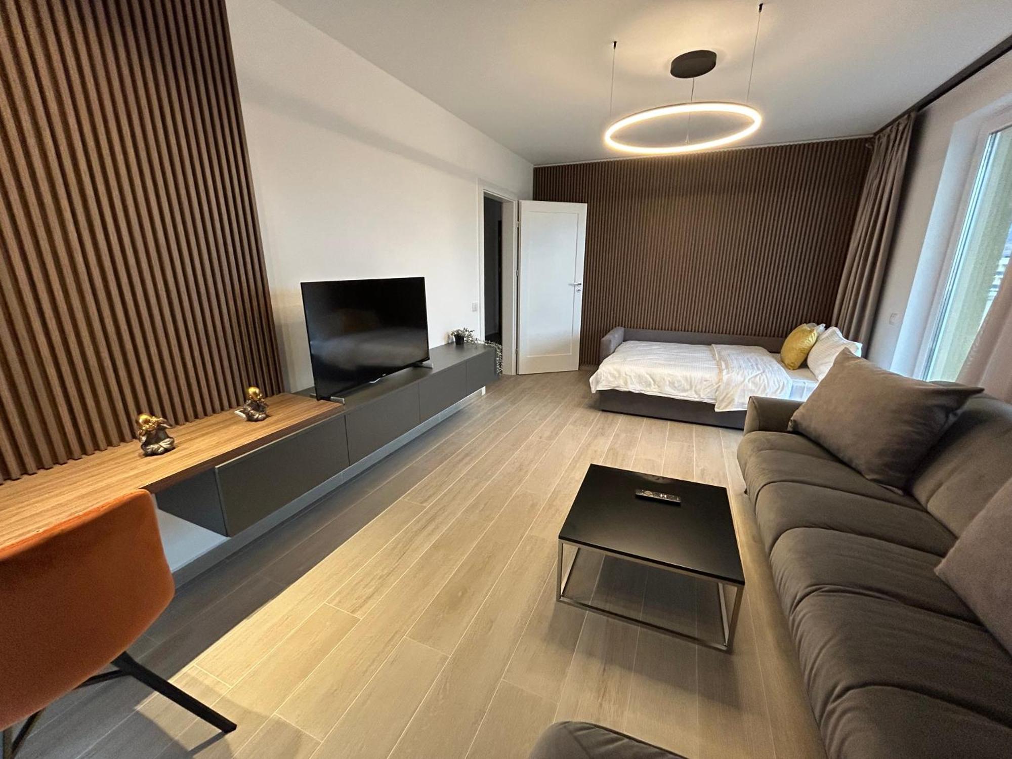 Jad - Urban Plaza - Luxury 3 Rooms & 2 Rooms Apartments