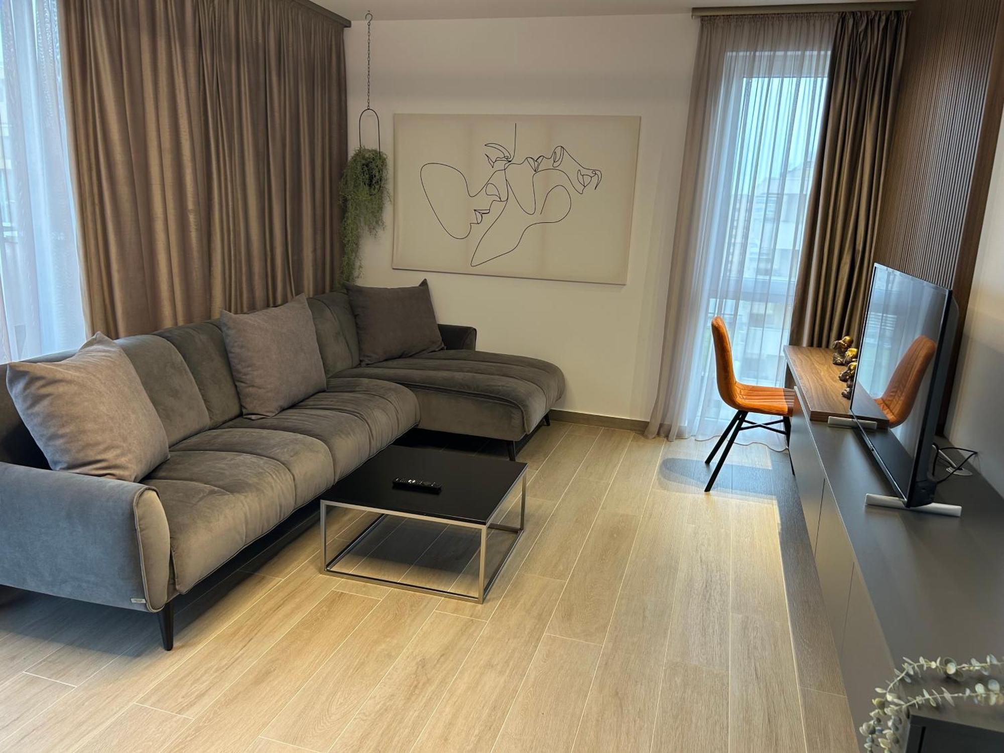 Appartement Jad - Urban Plaza - Luxury 3 Rooms & 2 Rooms Apartments