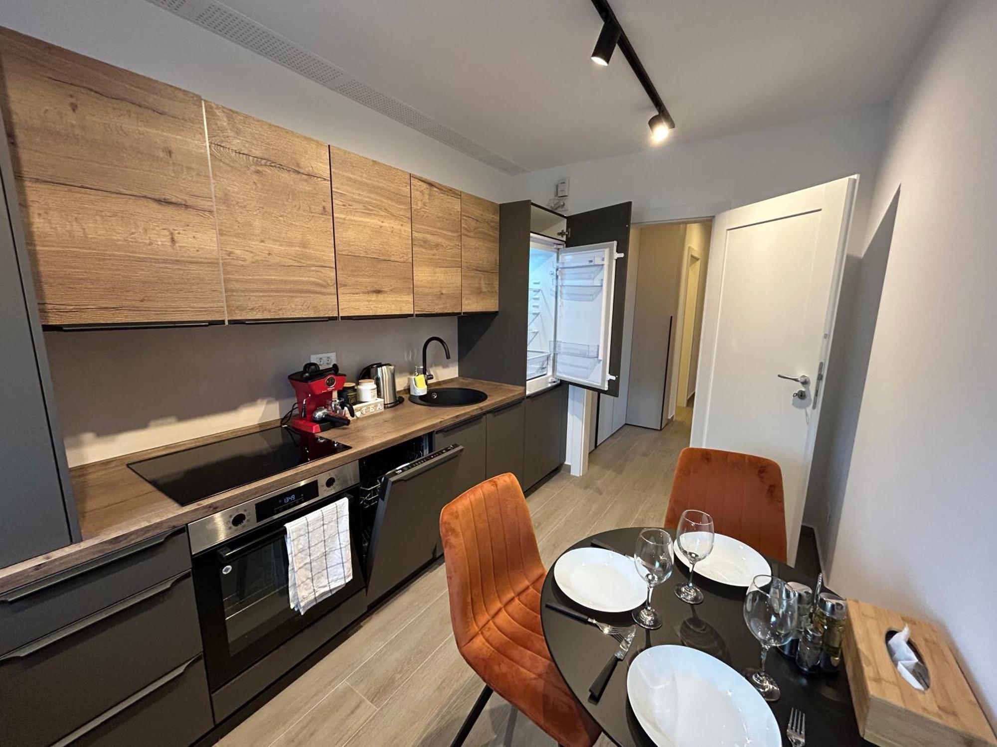 Jad - Urban Plaza - Luxury 3 Rooms & 2 Rooms Apartments