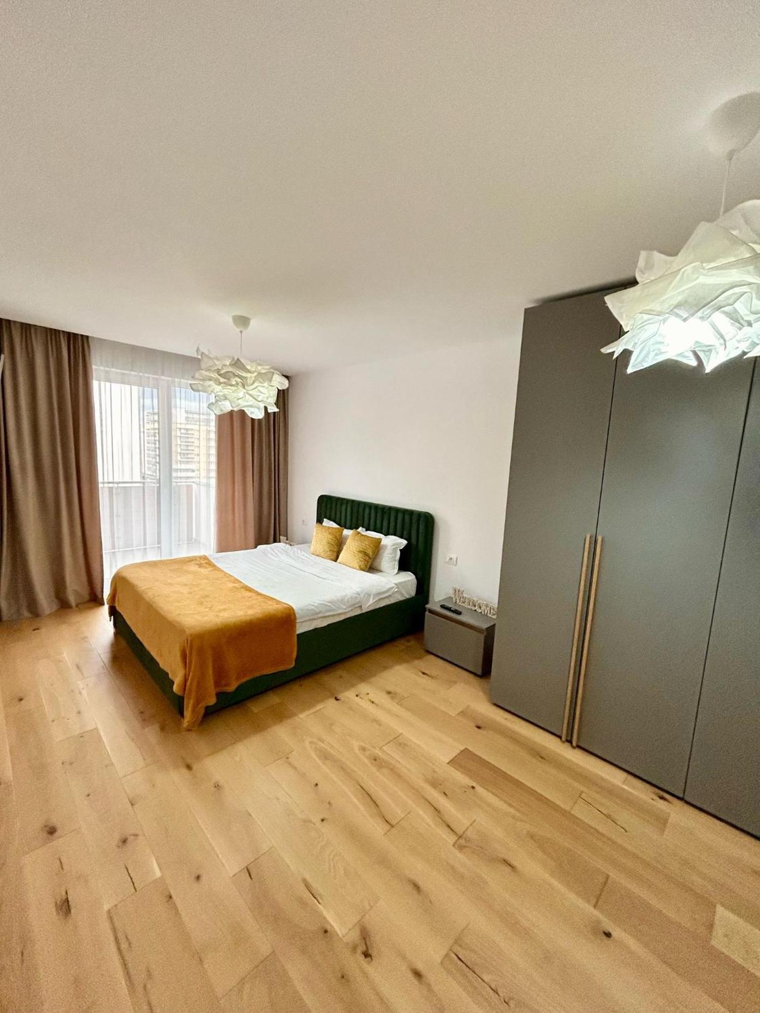 Jad - Urban Plaza - Luxury 3 Rooms & 2 Rooms Apartments * Braşov