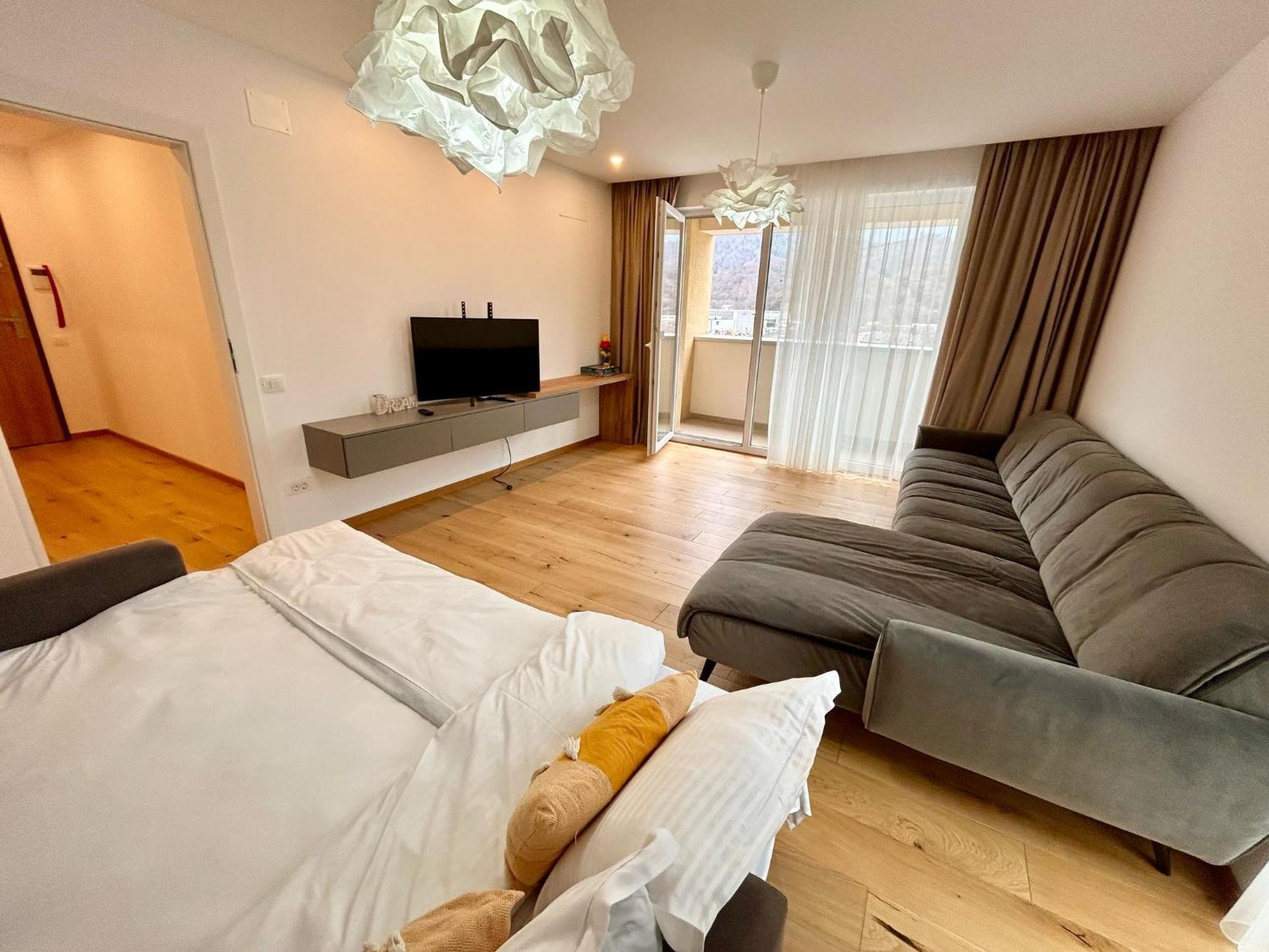 Jad - Urban Plaza - Luxury 3 Rooms & 2 Rooms Apartments Appartement